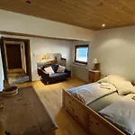 Krumm Und Schief Appartments 公寓
