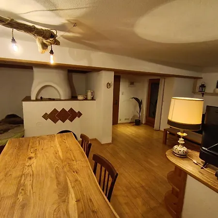 Krumm Und Schief Appartments Brunau