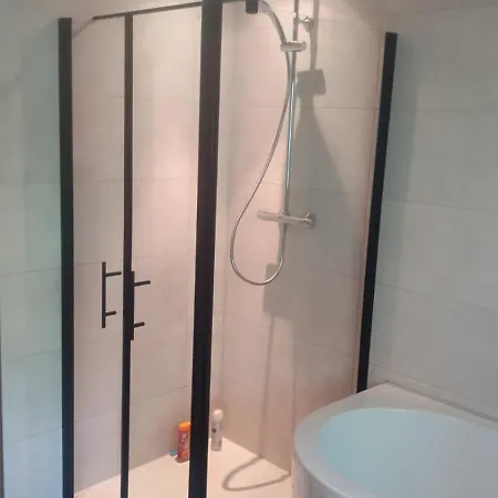Krumm Und Schief Appartments Apartament Brunau