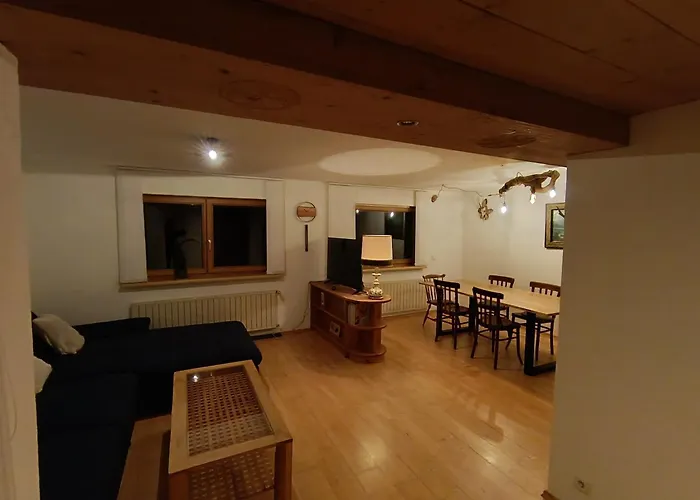 Krumm Und Schief Appartments Apartman