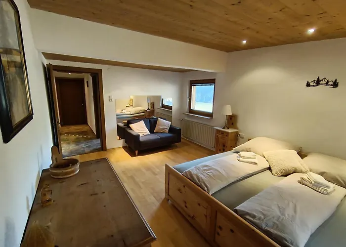 Krumm Und Schief Appartments Apartman