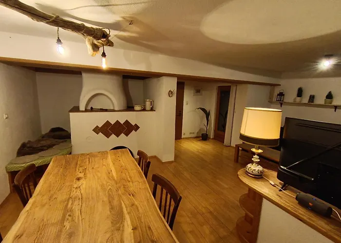 Krumm Und Schief Appartments Brunau