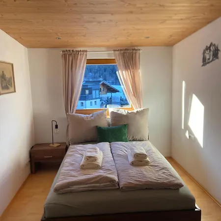 Krumm Und Schief Appartments Appartement Brunau