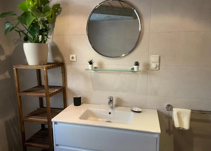 Krumm Und Schief Appartments شقة Brunau